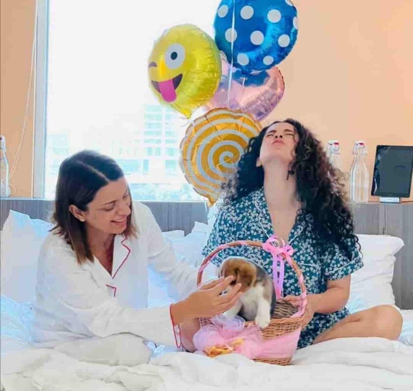 Kangana Ranaut gave a special gift to her sister Rangoli Chandel on her birthday