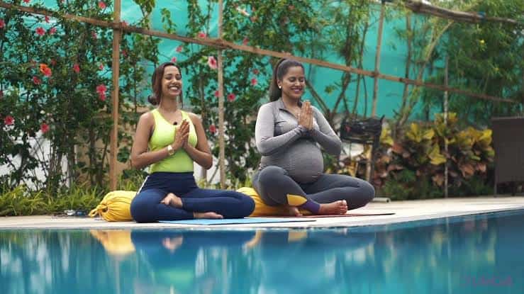 Sameera Reddy doing yoga during her Pregnancy