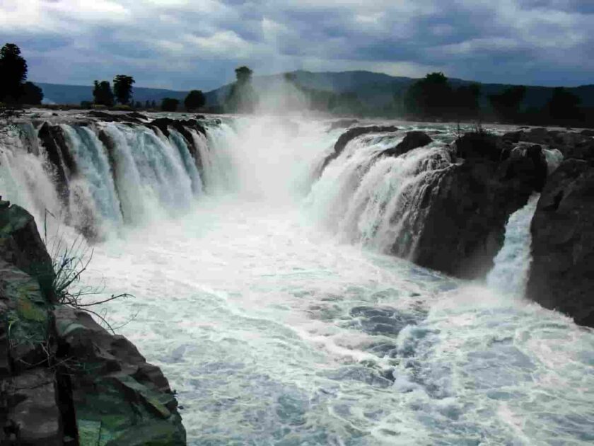 Hogenakkal falls